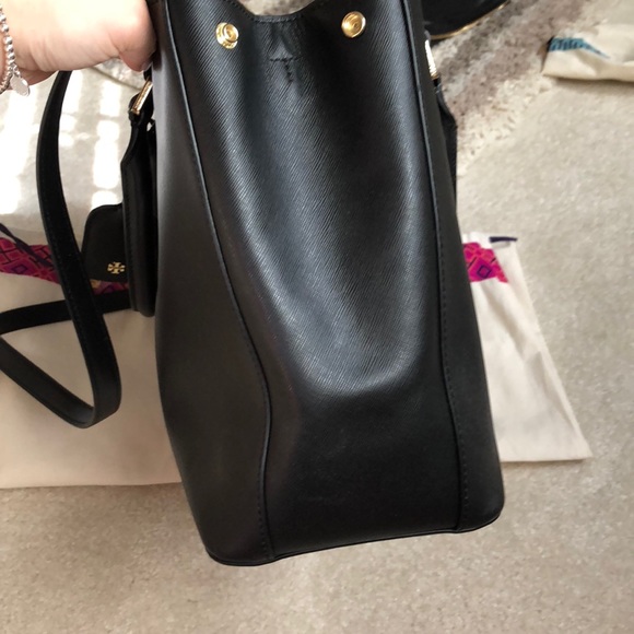 Authentic Tory Burch Robinson Handbag - Picture 5 of 7